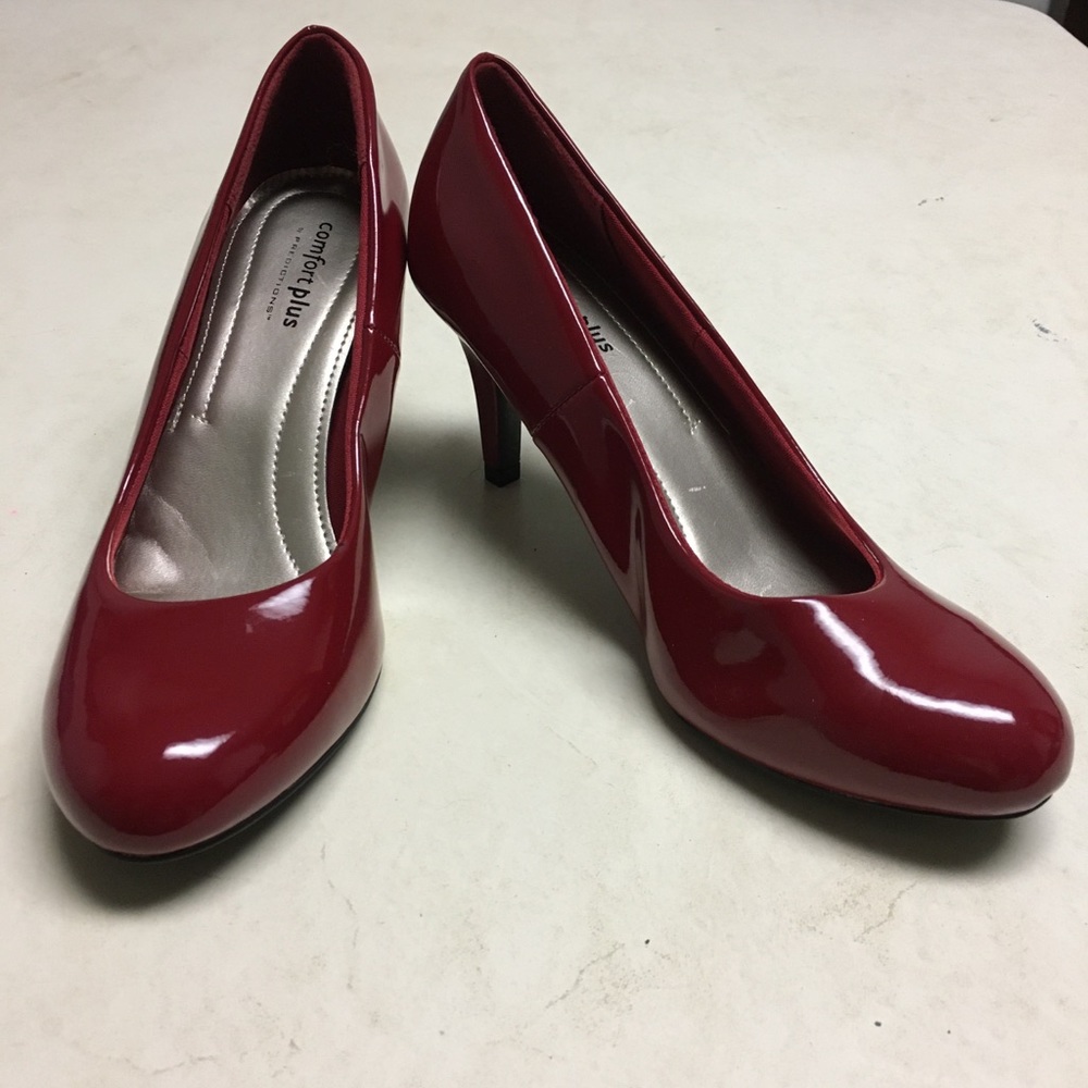Women’s red pump heels size 7.5 w Predictions